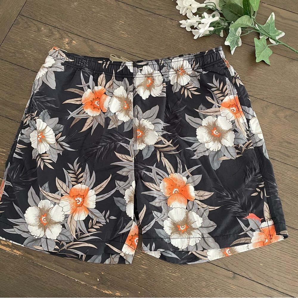 TOMMY BAHAMA Relax Men’s Floral Hibiscus Print Swim Shorts size large‎
